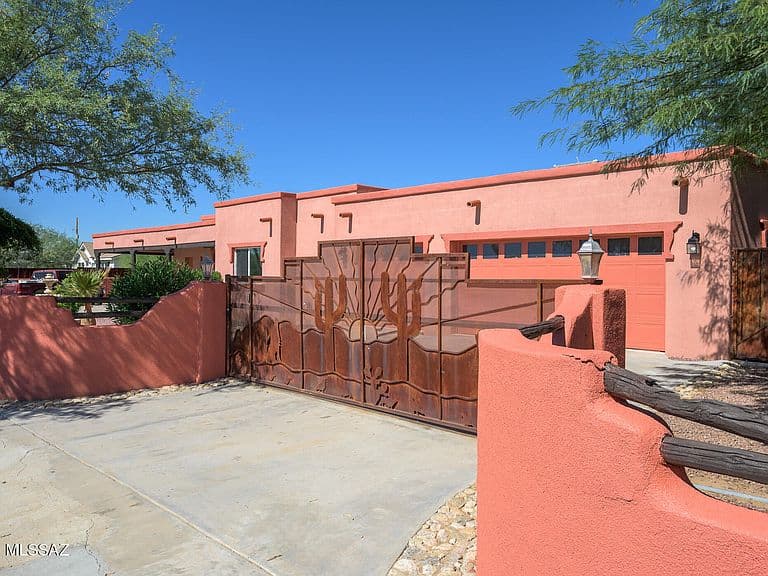 9060 W Edmond St photo 4