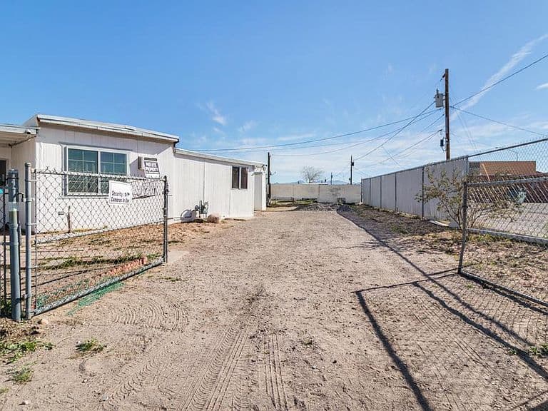 1270 Agate Ave photo 4