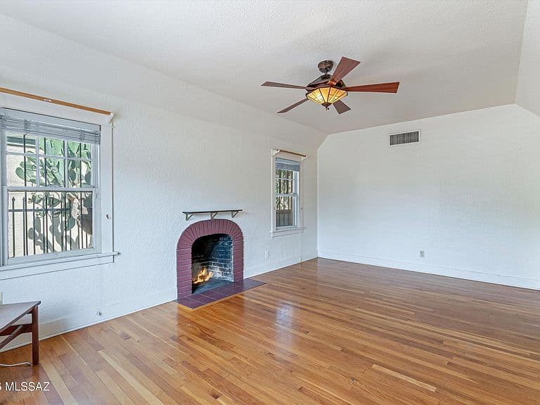 1731 E Edison St photo 3