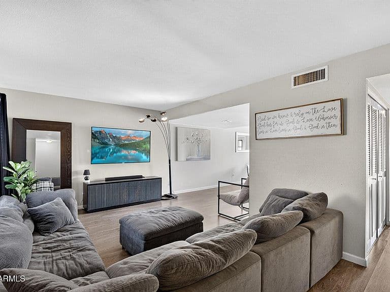 6558 S GRANADA Drive photo 4