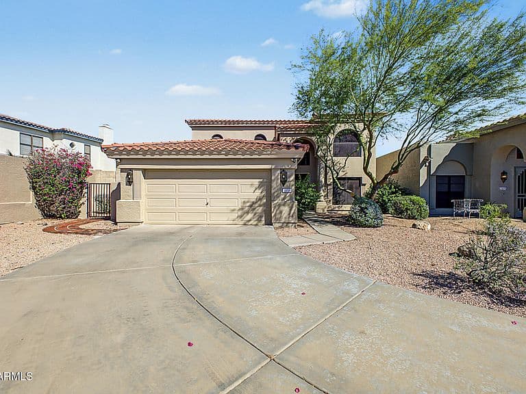1534 E WINGED FOOT Road photo 3