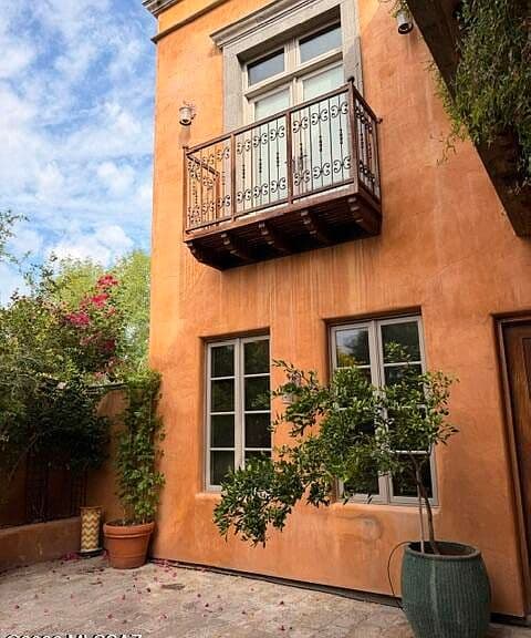 181 S Avenida Del Sembrador photo 3