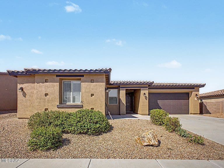 1124 W Golden Meadow Path photo 2
