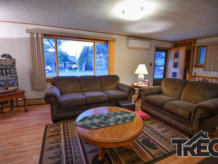 908 Canyon Ave photo 3
