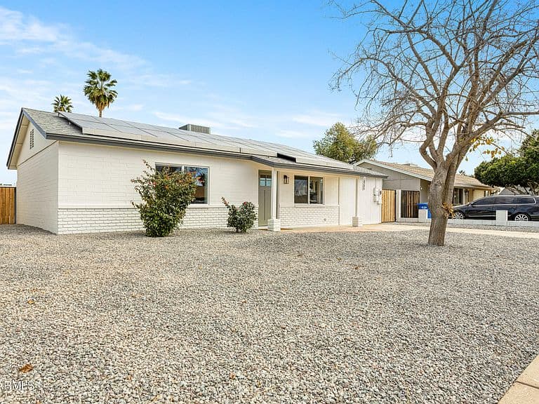 18209 N 34th Ln photo 3