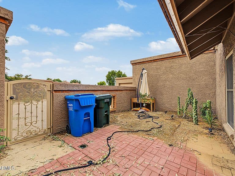 4138 E LARKSPUR Drive photo 3