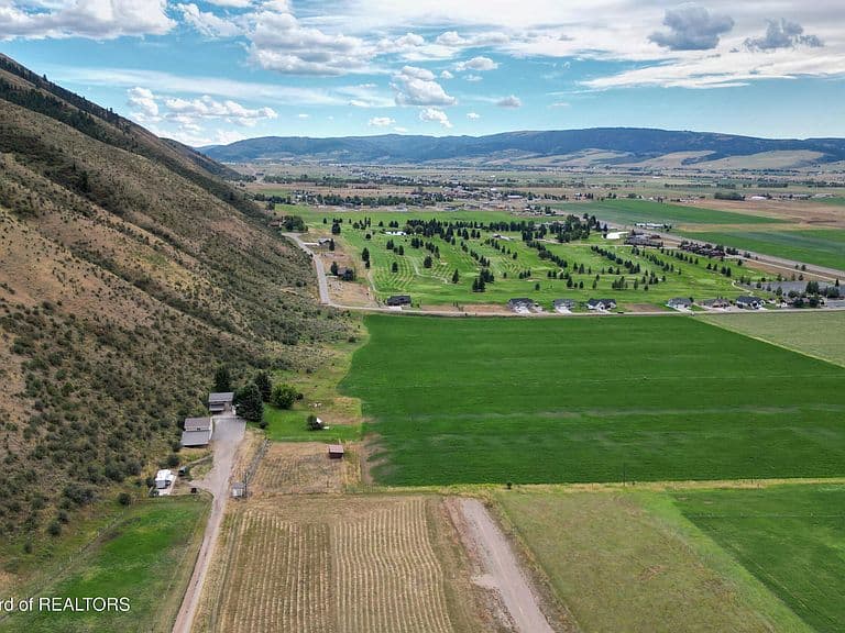 870 Sky View Ln photo 5