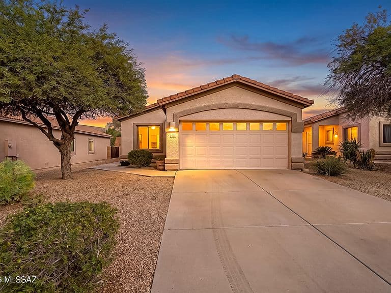 5582 W Sunset Vista Pl photo 2