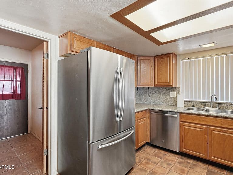 3416 E EDGEWOOD Avenue photo 4