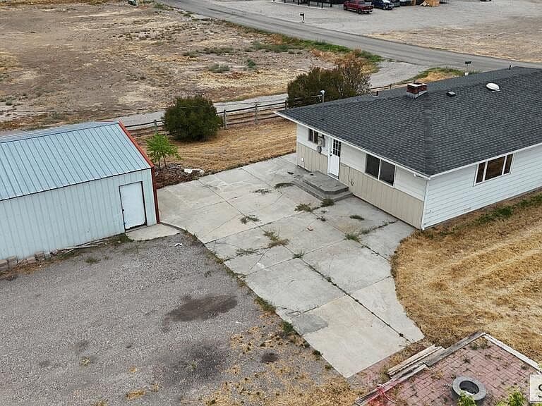 576 W Highway 39 photo 2