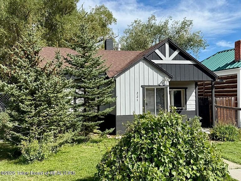 221 S Maybell Ave photo 2