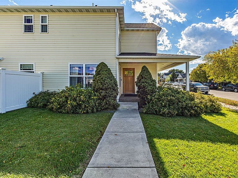 630 Luella Ln photo 4