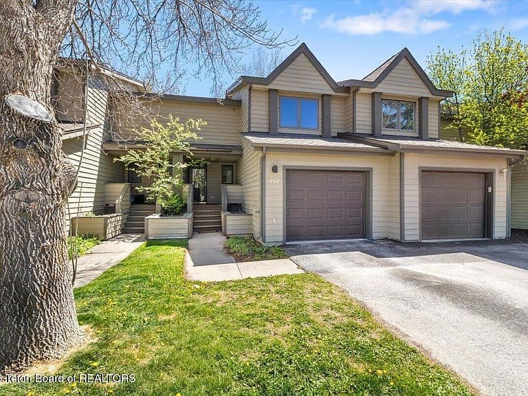 514 E Pearl Ave photo 1