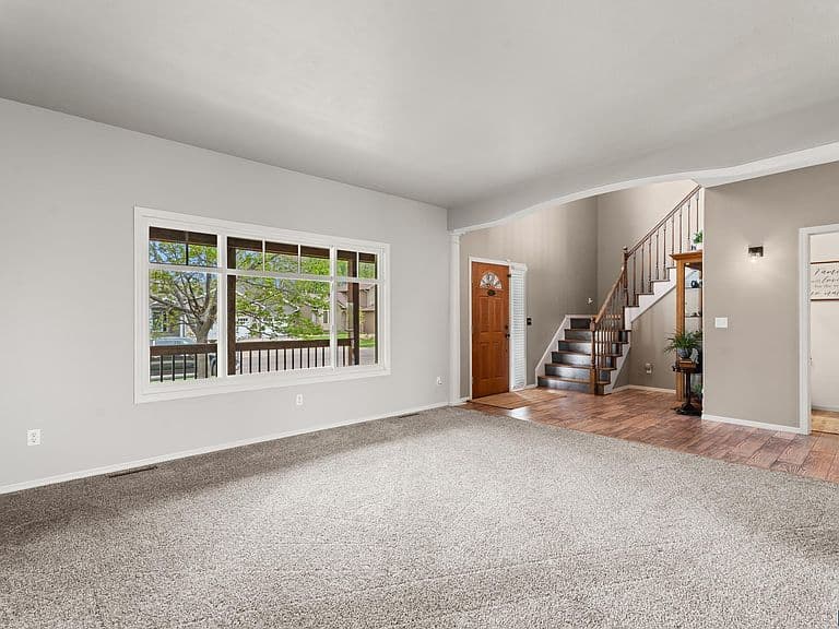 3259 S Grace Ave photo 3