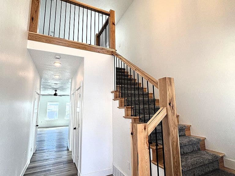 671 Memory Ln photo 2