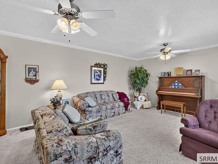 640 W Arimo Rd photo 3