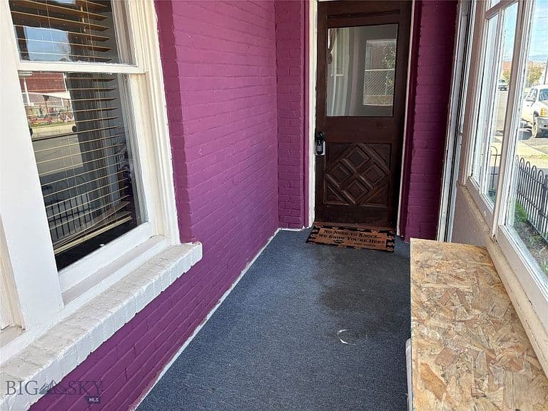 126 1st St photo 4