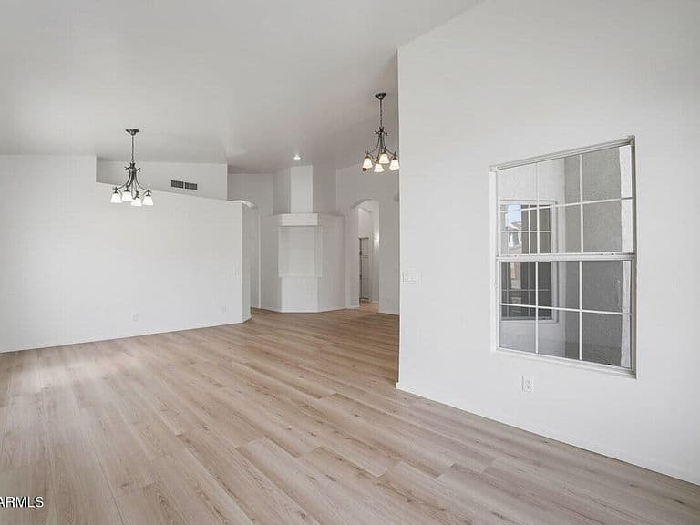 1211 W CAROL ANN Way photo 3