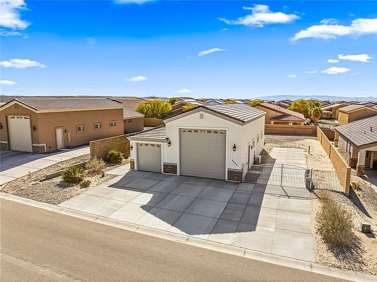 2542 E Alterna Drive photo 5