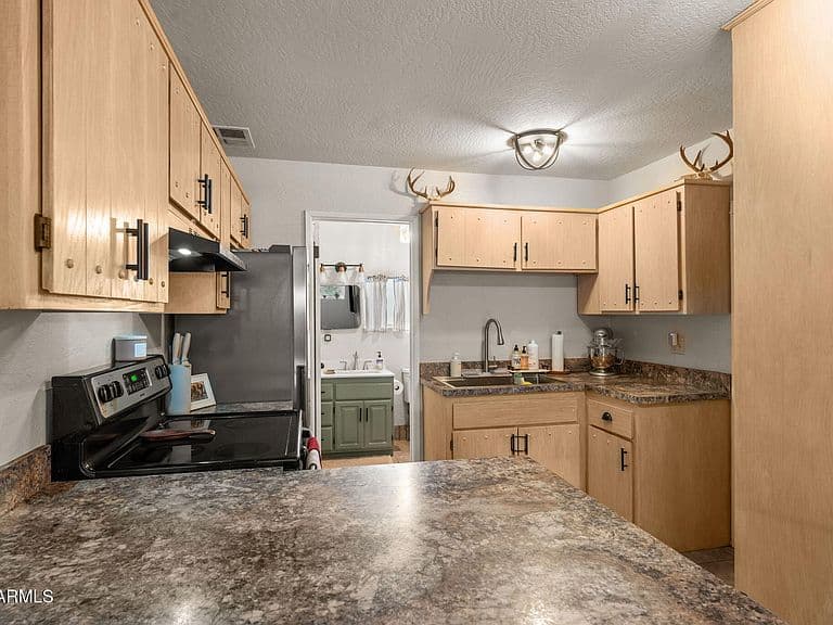 601 Whipple Court photo 4