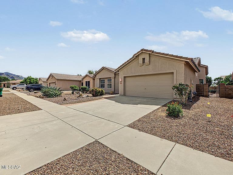 8954 N Upper Bluffs Dr photo 3