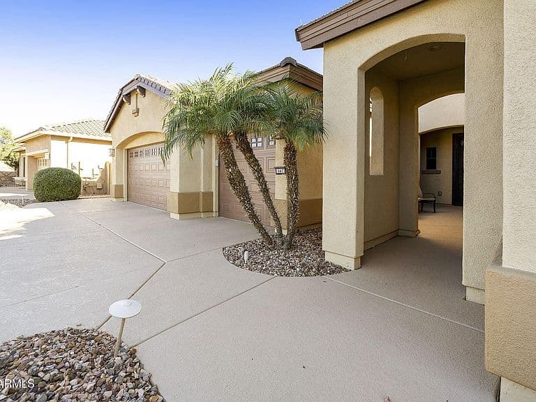 16477 W HOLLY Street photo 4