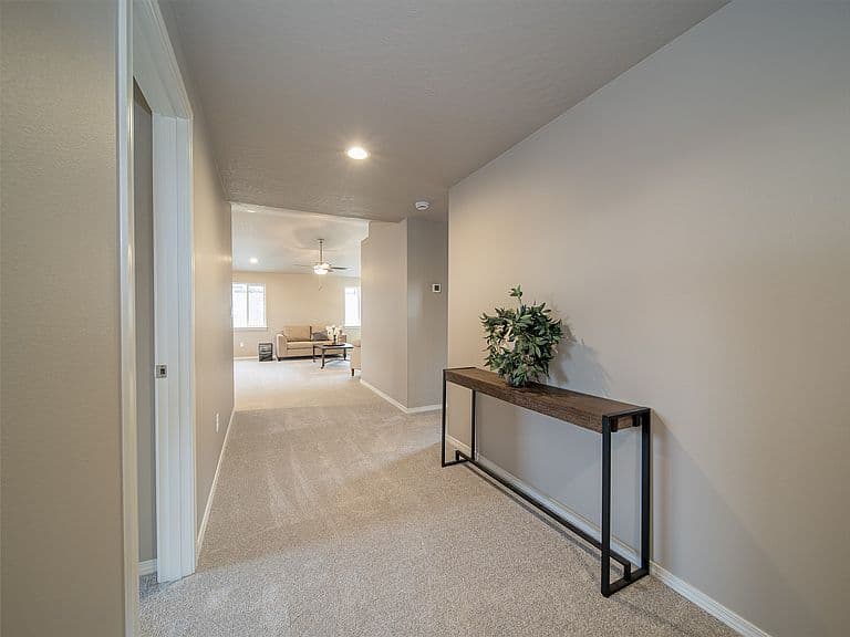 404 Needlegrass Ln photo 2