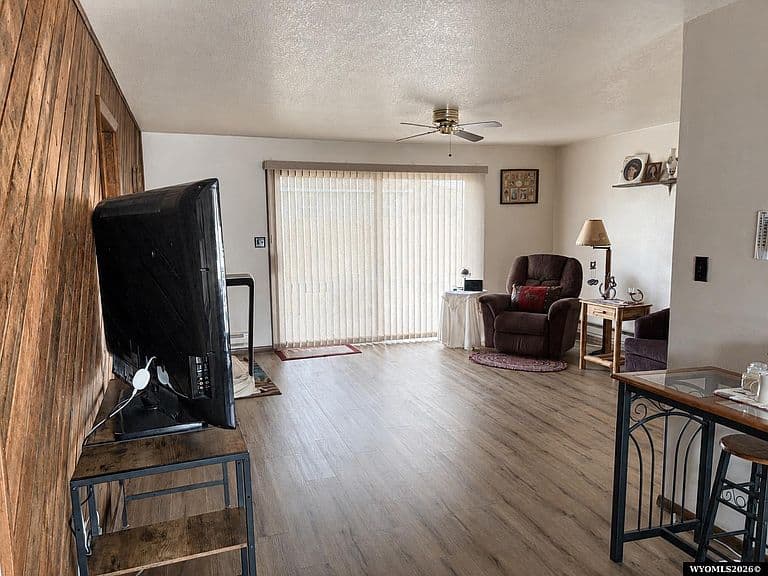 1516 Warm Springs Dr photo 2