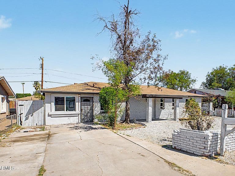 3406 W GLENROSA Avenue photo 4