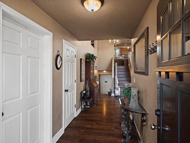 1201 Mill Creek Dr photo 4