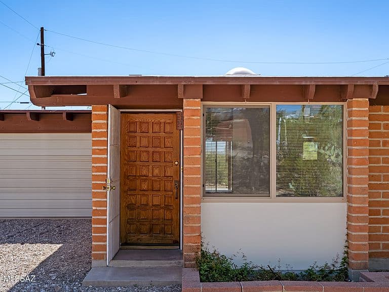 1543 N Plaza De Lirios photo 3