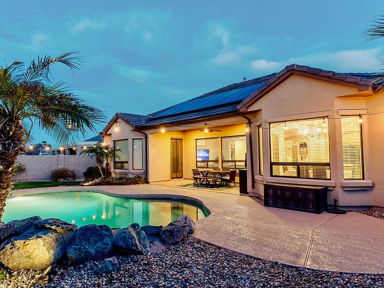15430 W SELLS Drive photo 1