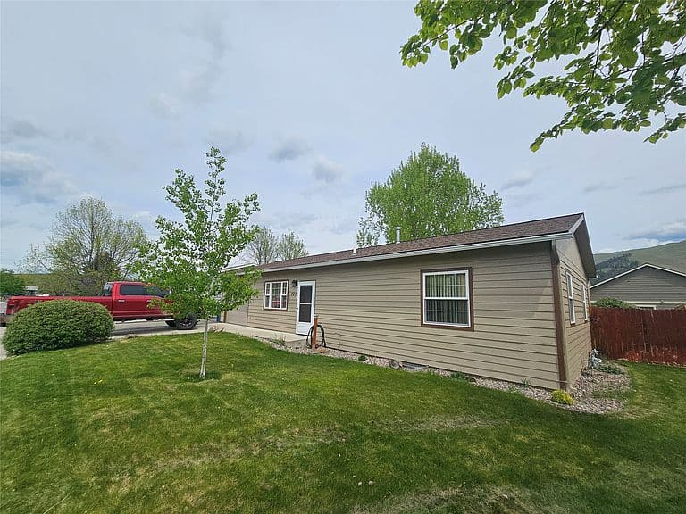 424 Lake Side Dr photo 3