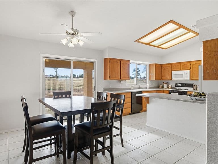 9854 N Medicine Point Dr photo 5