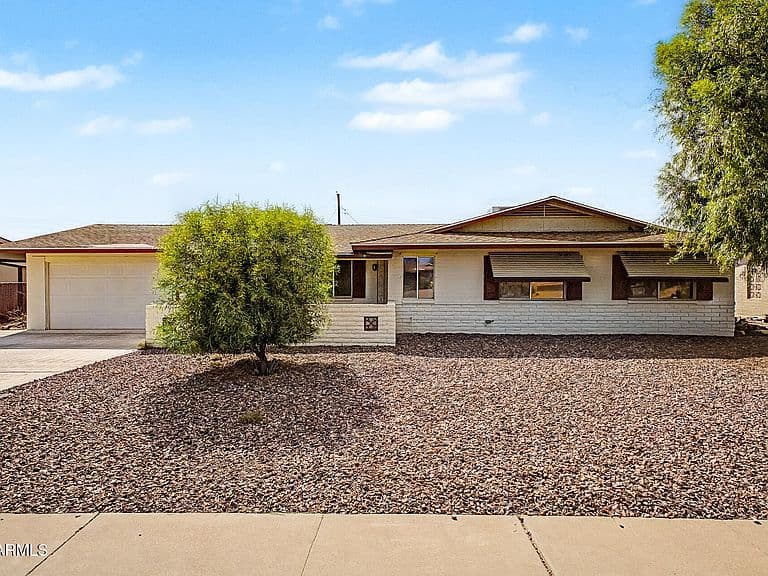 510 N 56TH Place photo 1
