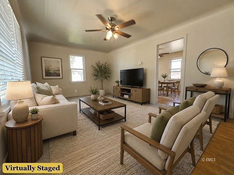 1106 Ivy St photo 3
