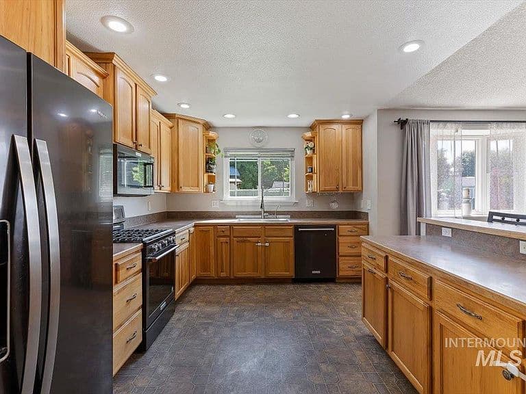 3916 S Genesee Dr photo 4