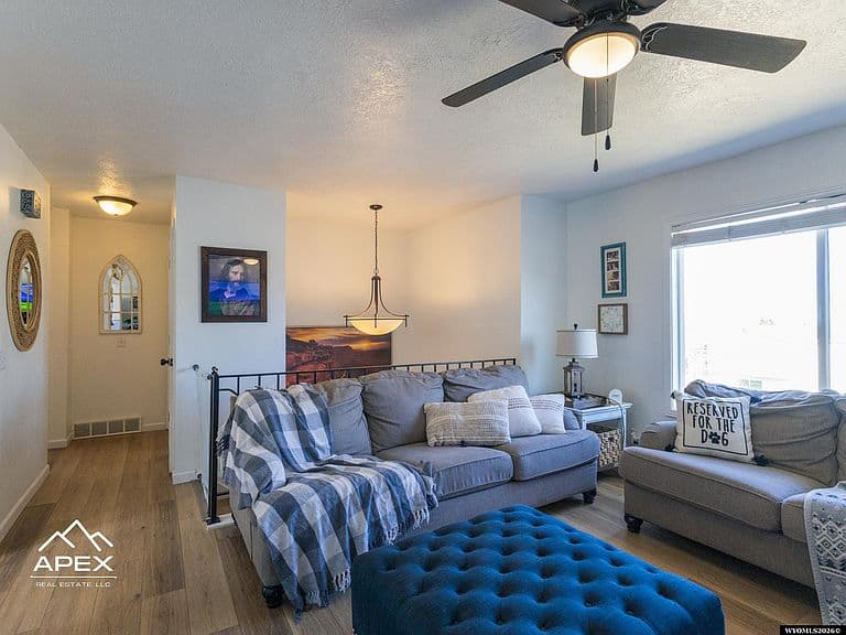 214 City View Dr photo 3