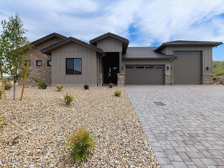 5243 High Cliff Way photo 3