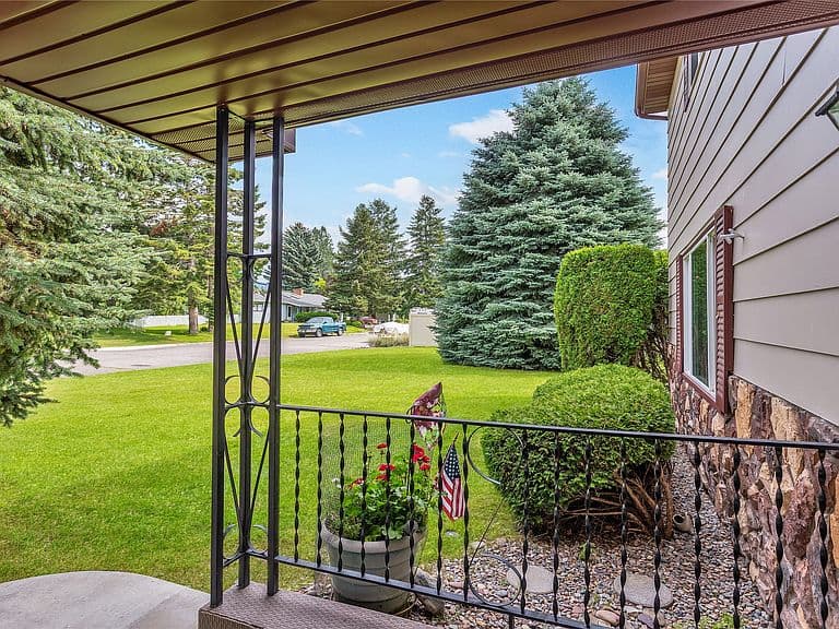 1185 Vicki Dr photo 3