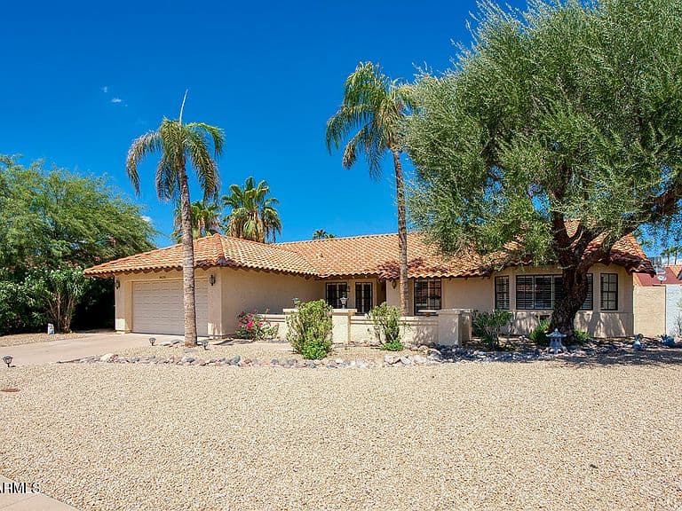 6026 E Waltann Lane photo 1
