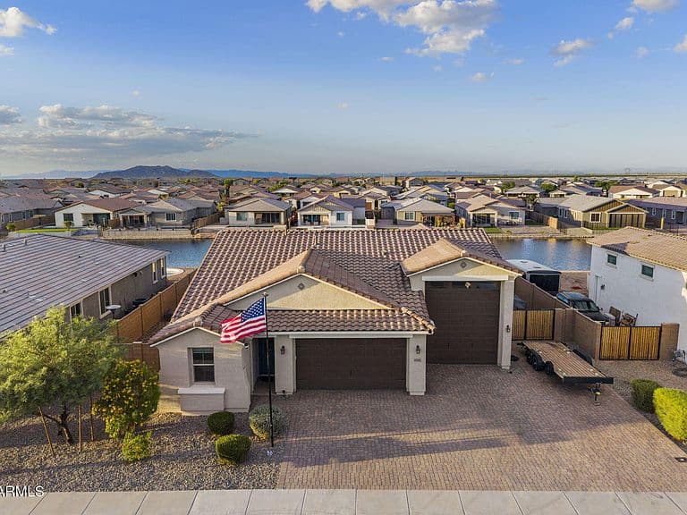 40392 W DESERT FAIRWAYS Drive photo 2