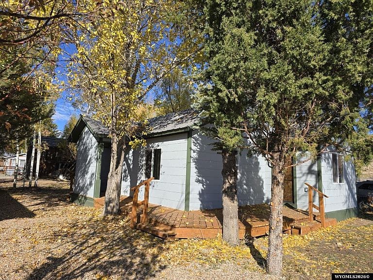 221 Beryl St photo 4