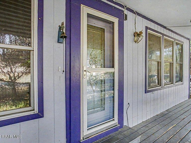 1211 N Susan Dr photo 3