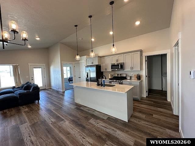 1405 Louise Ln photo 2