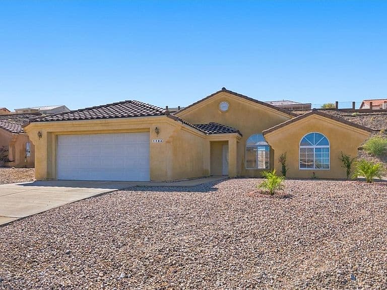 1586 Ilona Drive photo 4