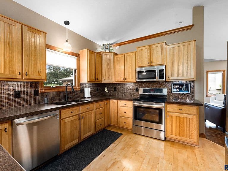 6907 W Sertoma Cir photo 4
