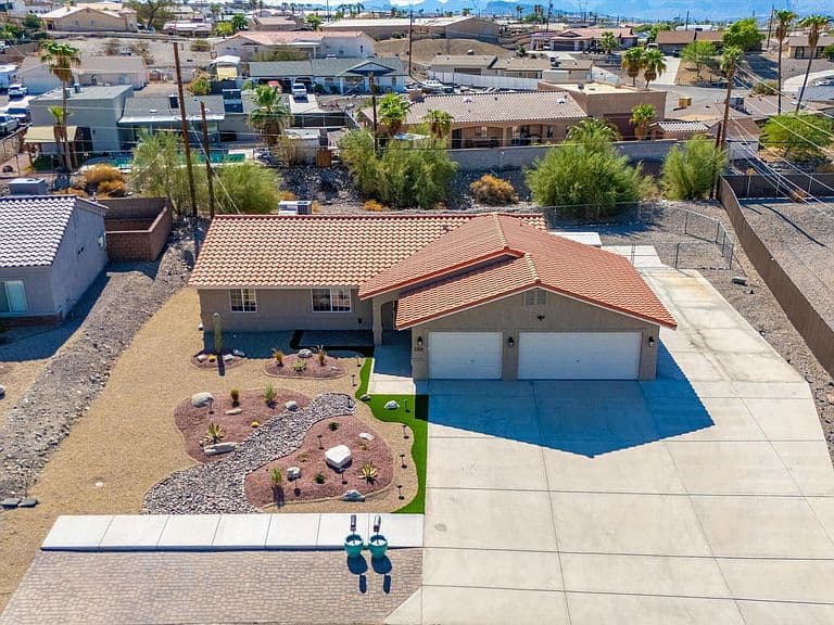 3350 Fountain Palm Dr photo 2