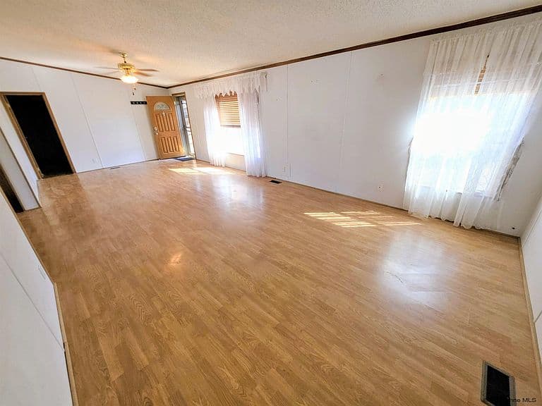6810 Elmwood Ave photo 2
