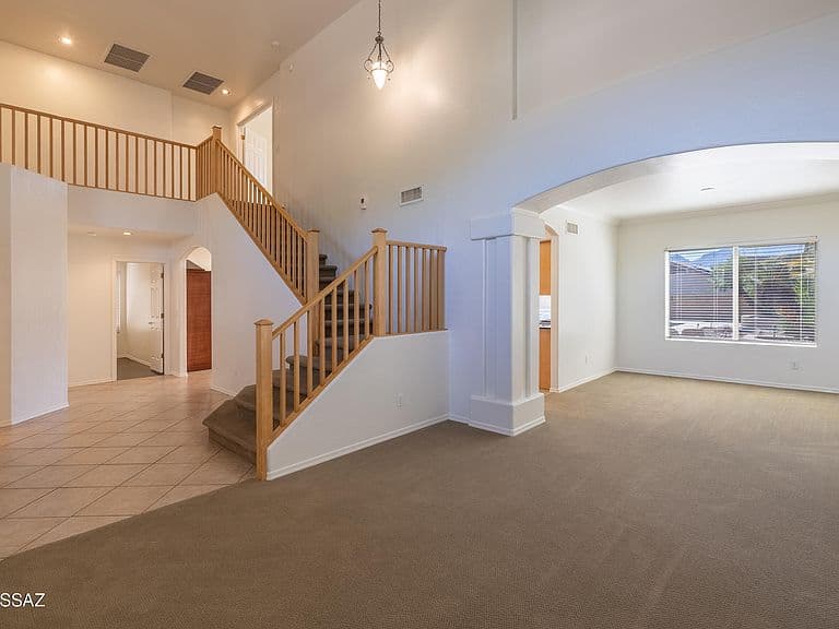 2196 E Rio Vistoso Ln photo 3